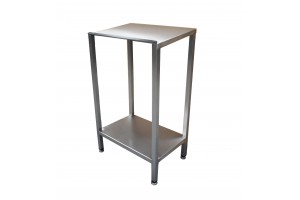 Free standing lectern with shelf