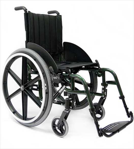 Quickie Xenon Swing Away Wheelchair