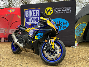 Pixel Studios based in Warwick Applies Striking Graphics to Warwickshire Police Road Safety Partnership R1 Motorbike