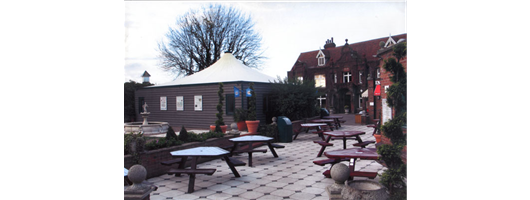 The Airone Max ice cream parlour, Colchester Zoo