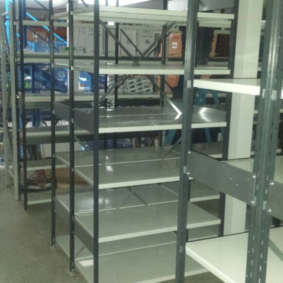 Bolt-Free Shelving