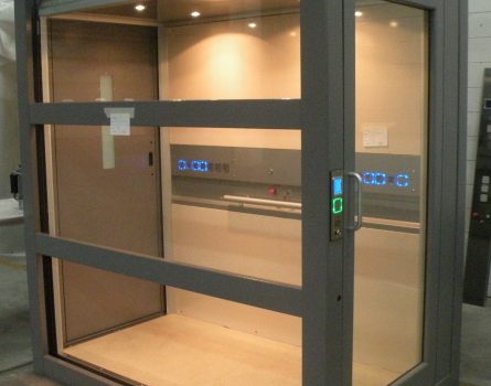 Vivid C700HD Platform Lift