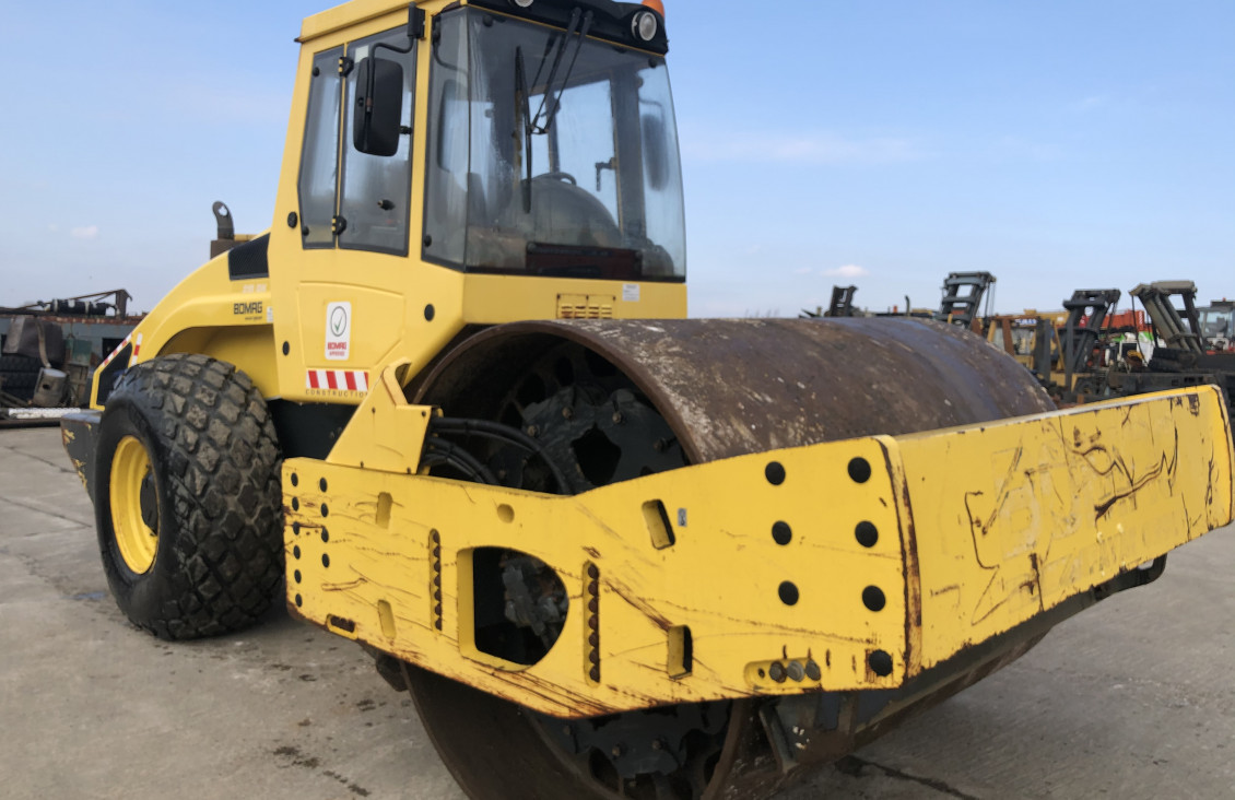 Bomag 219 DH single drum Roller