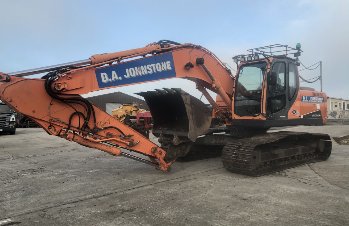 Doosan DX 225 steel tracked Excavator