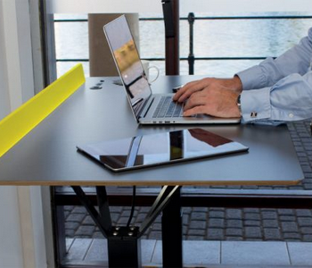 Bespoke Sit Stand Desk &minus; Aerodesk