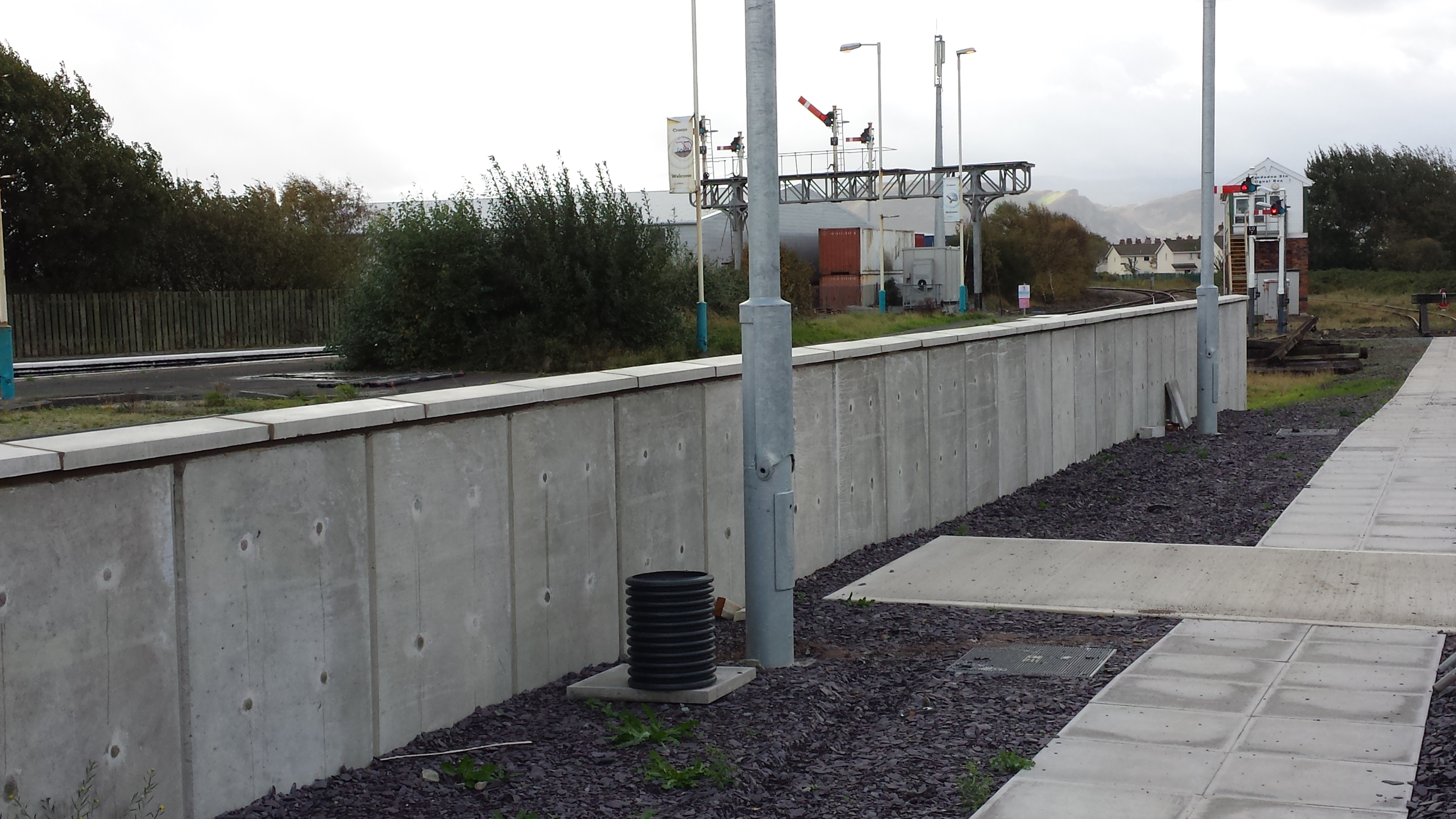 L Shape Retaining Walls