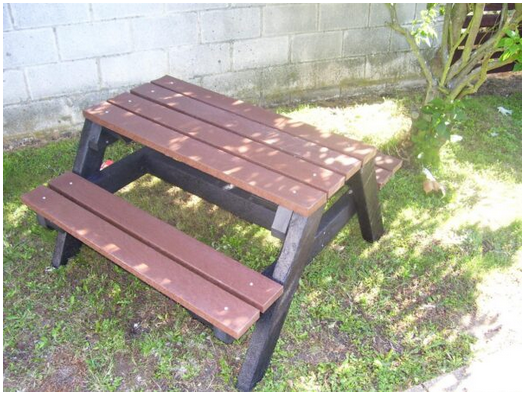 Children&rsquo;s Picnic Table