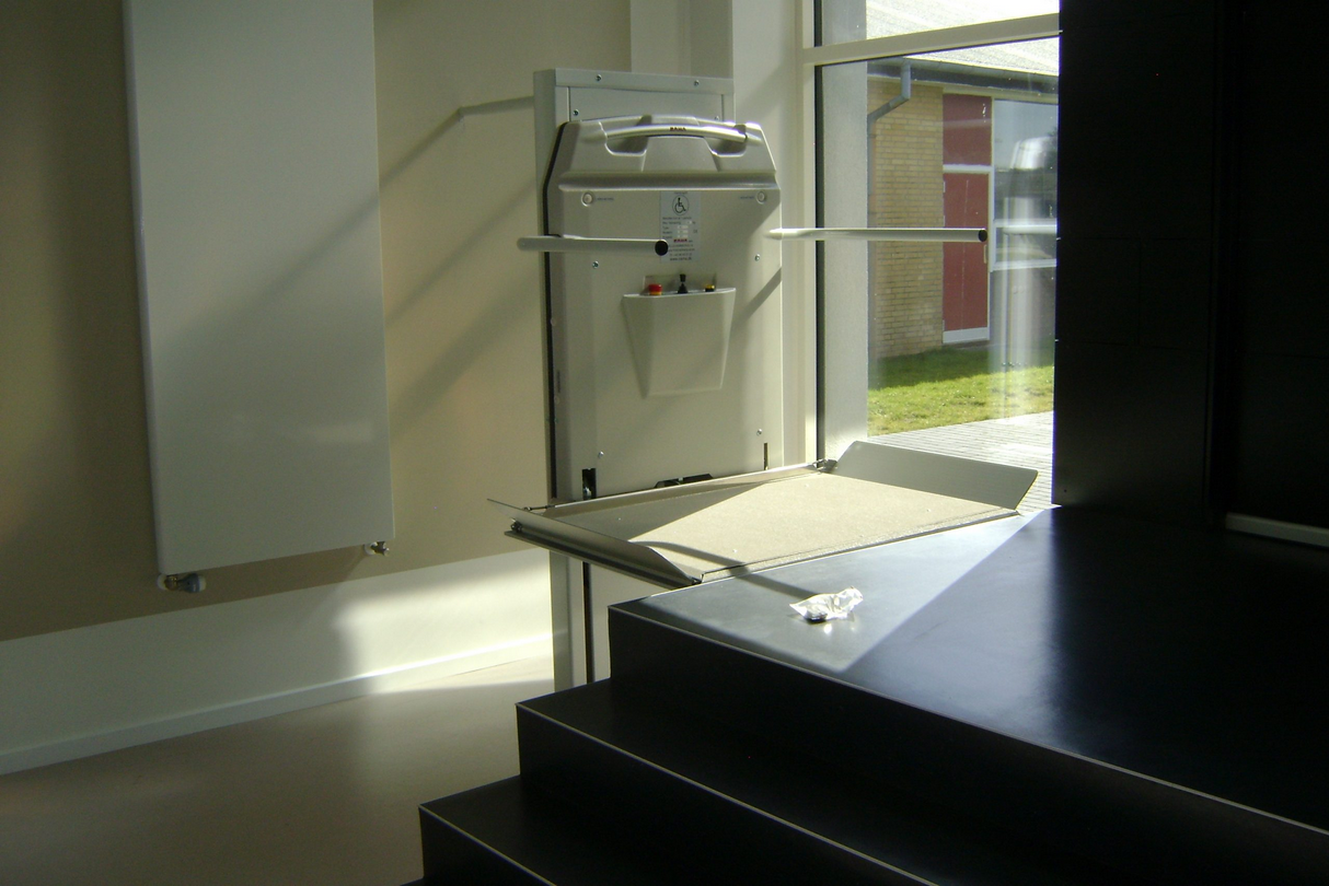 Open Style Platform Lifts B Series