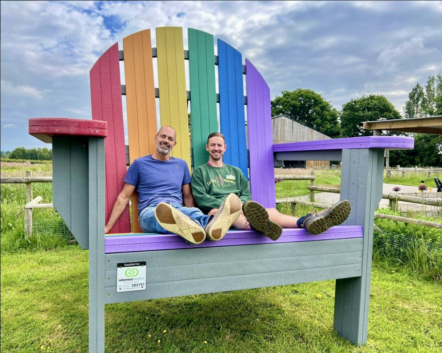 Giant Chairs - Outdoor Furniture