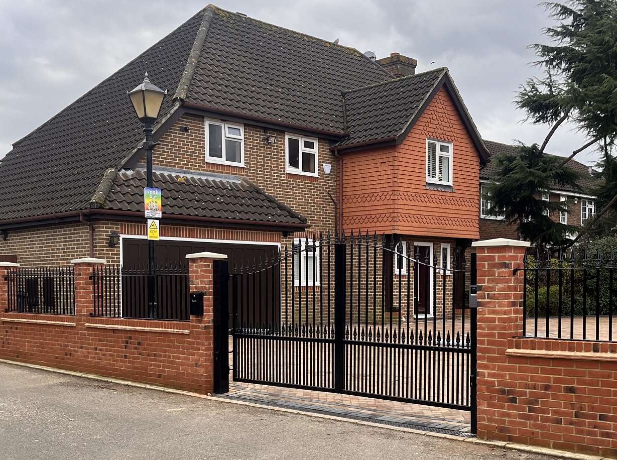 Driveway Gates in Bromley, Croydon, & London