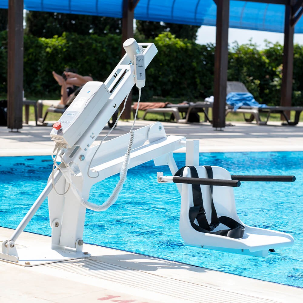 Compact Fixed Pool Lift