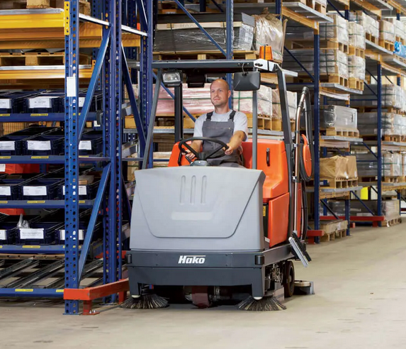 Large Battery Powered Scrubber Dryer (B1050) 